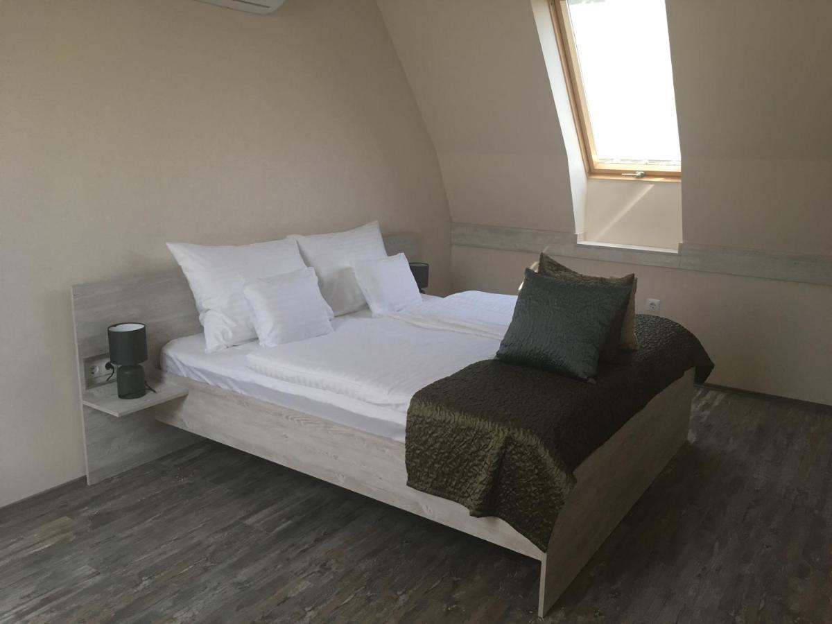 Tiszavilag Pihenohaz Hotel Tiszakecske Luaran gambar